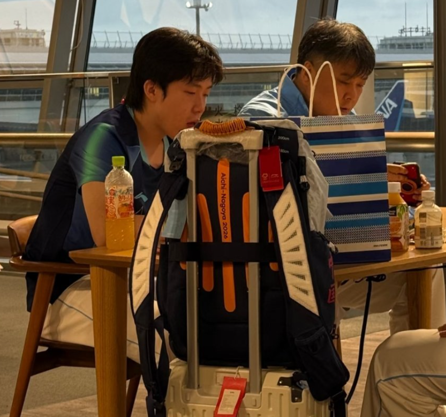 通过面对面、电话、邮件、传真、论坛等多种途径为玩家提供快捷的服务。案例展示