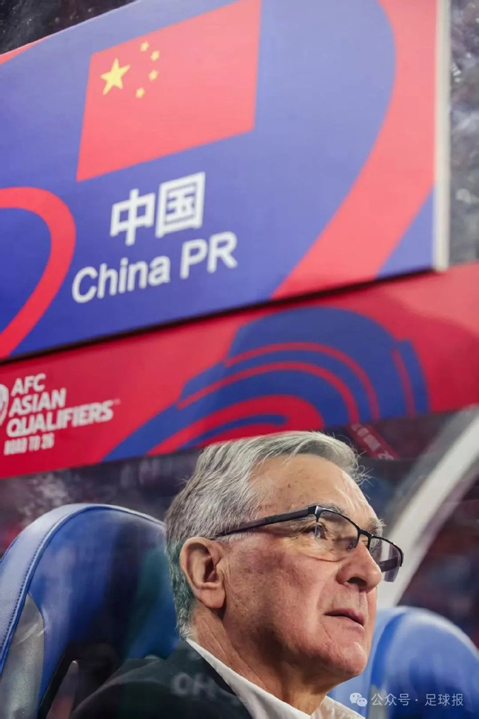 专业通过面对面、电话、邮件、传真、论坛等多种途径为玩家提供快捷的服务。服务