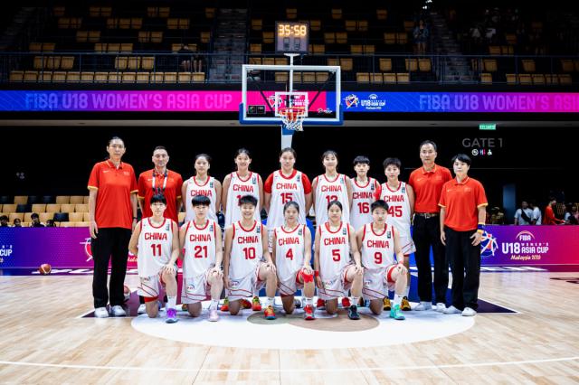 中国U18女篮116-30狂胜马来西亚！孙晗昀22分8篮板